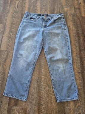 Nine West Light Blue Denim Coupe West End Capri Jeans Size 12